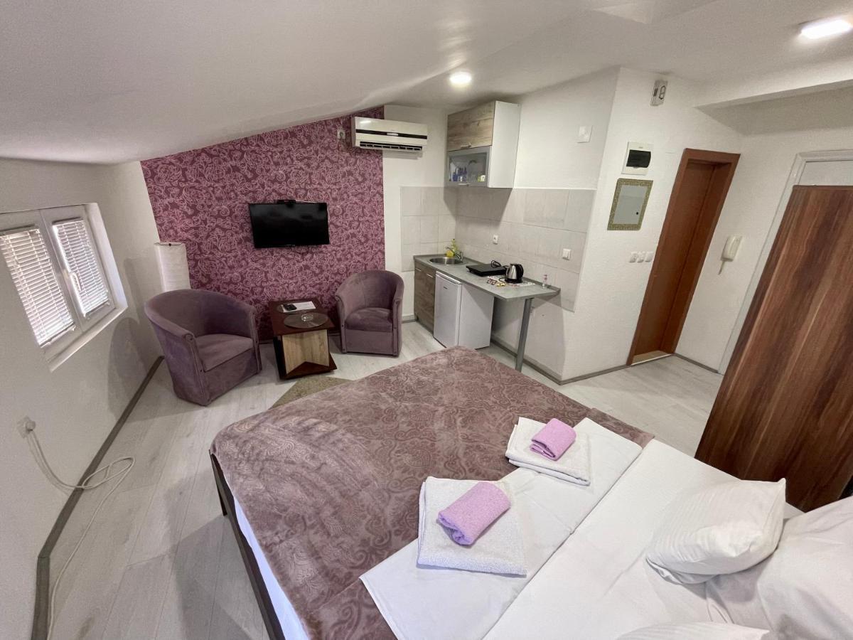Apartmani Aleksandra U Centru Grada Kragujevac Zewnętrze zdjęcie